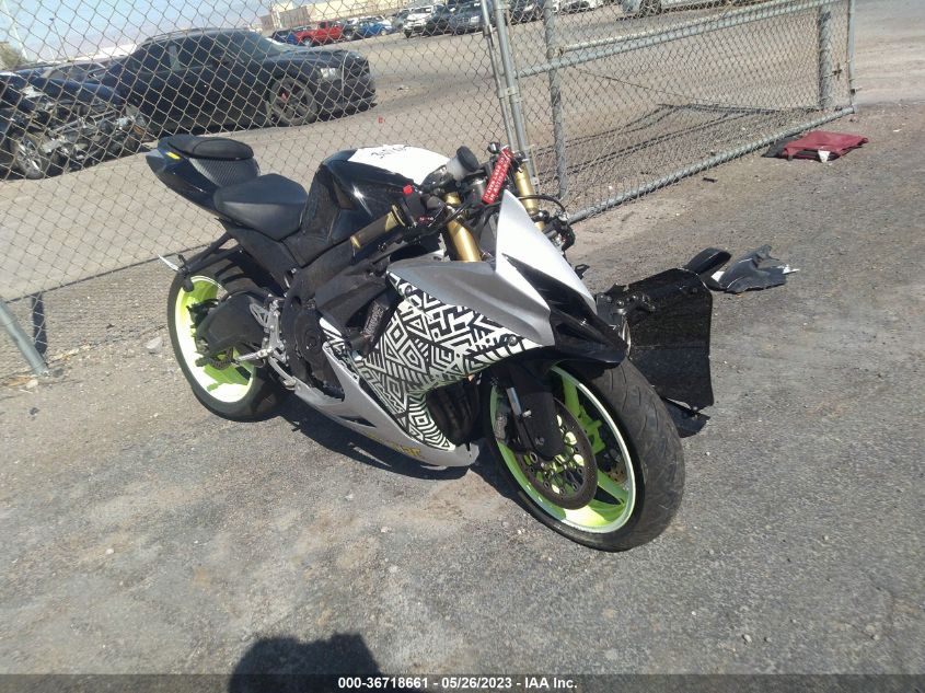 2014 SUZUKI GSX-R750 - JS1GR7MA2E2100123