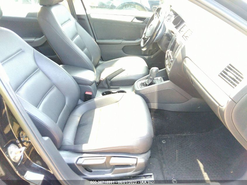 2017 VOLKSWAGEN JETTA 1.4T SE - 3VWDB7AJ2HM402510