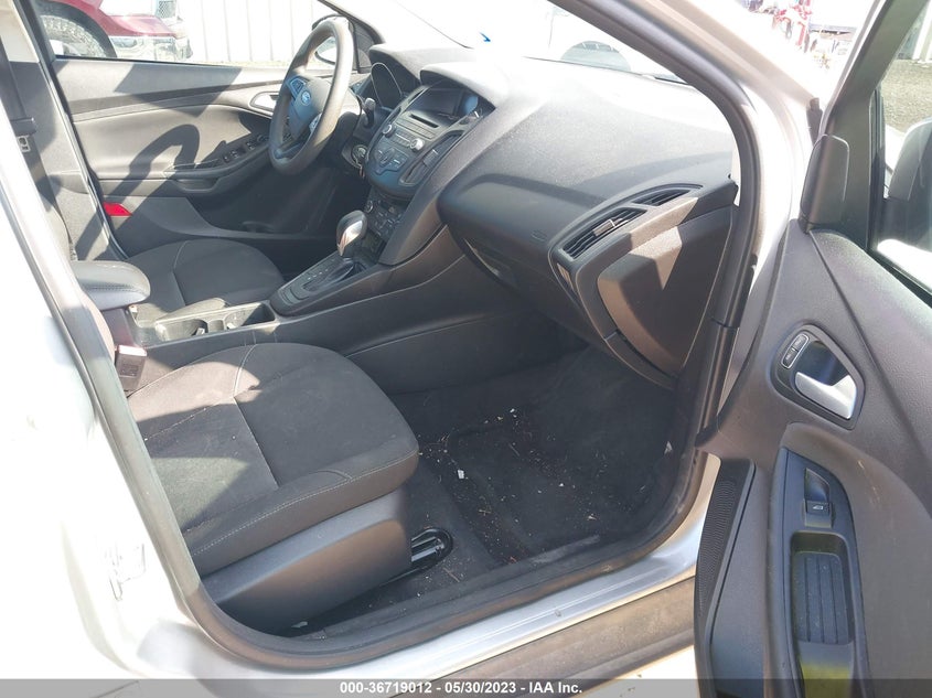VIN 1FADP3FE9HL307670 2017 FORD FOCUS SE