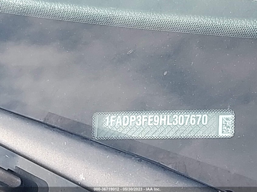 VIN 1FADP3FE9HL307670 2017 FORD FOCUS SE