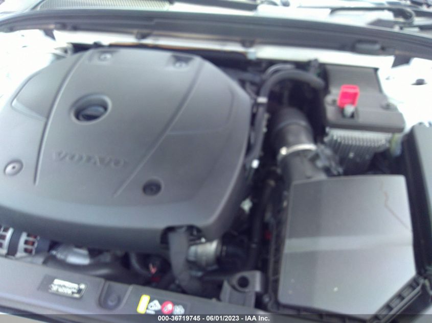 2019 VOLVO S60 MOMENTUM - 7JR102FK5KG009491