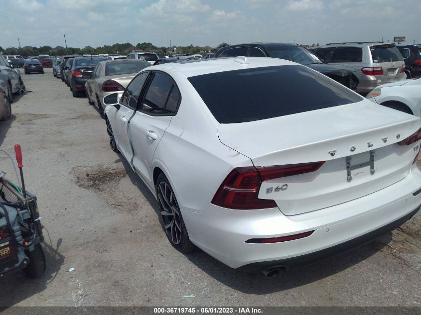 2019 VOLVO S60 MOMENTUM - 7JR102FK5KG009491