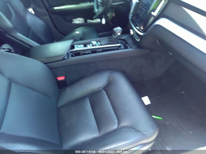 2019 VOLVO S60 MOMENTUM - 7JR102FK5KG009491