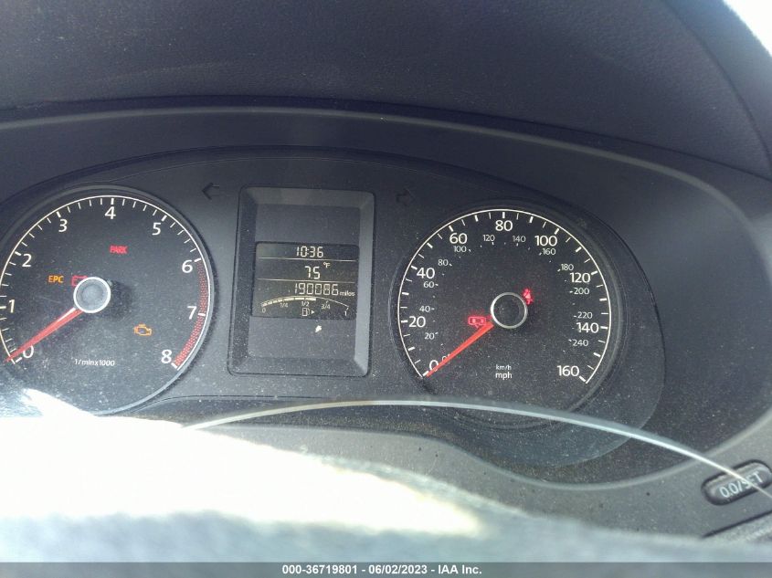 2014 VOLKSWAGEN JETTA SEDAN S - 3VW1K7AJ2EM414929