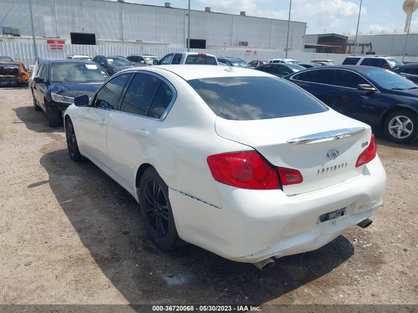 2015 INFINITI Q40 JN1CV6AP1FM580232