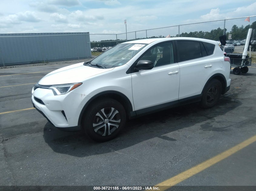 VIN 2T3ZFREVXJW447401 2018 TOYOTA RAV4 LE