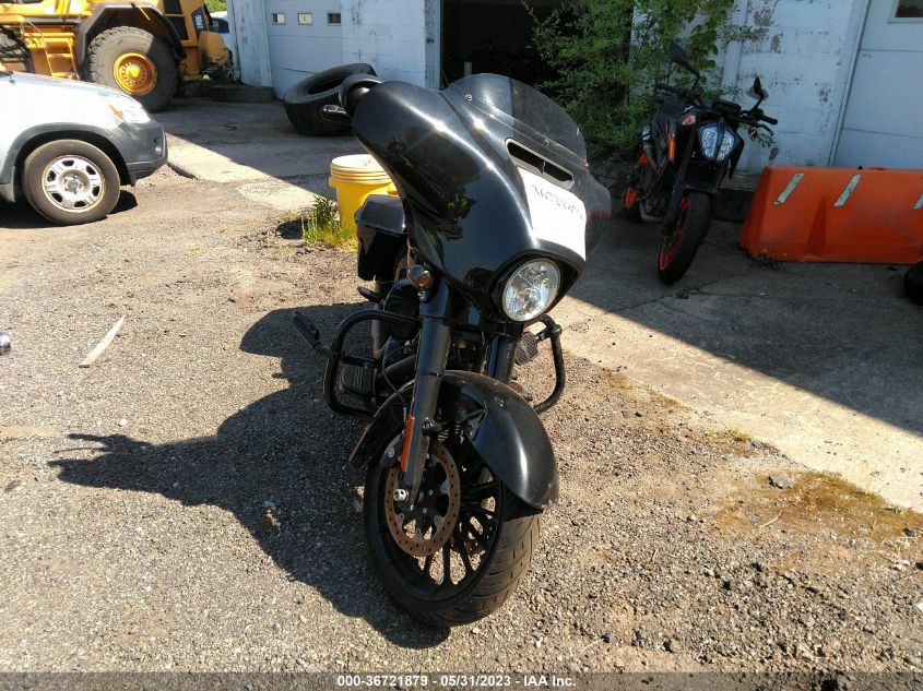 2018 HARLEY-DAVIDSON FLHXS STREET GLIDE SPECIAL - 1HD1KRC13JB666930