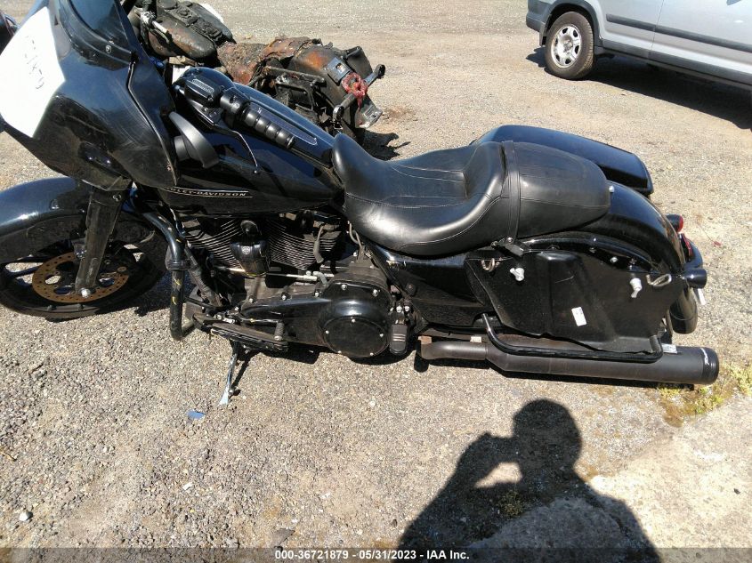 2018 HARLEY-DAVIDSON FLHXS STREET GLIDE SPECIAL - 1HD1KRC13JB666930