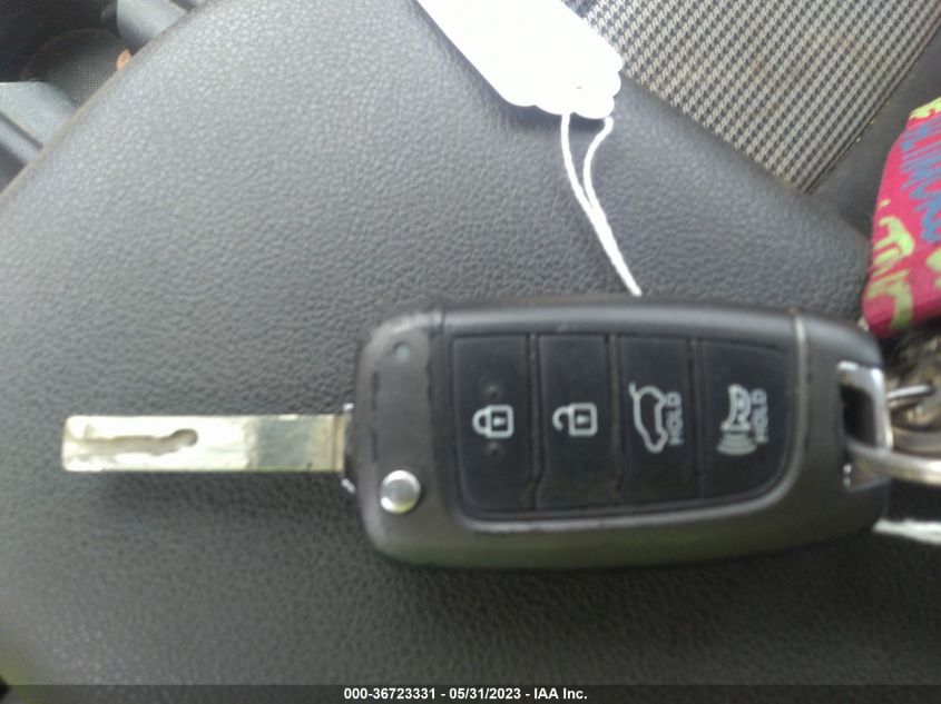2019 HYUNDAI KONA SE - KM8K12AA1KU246992