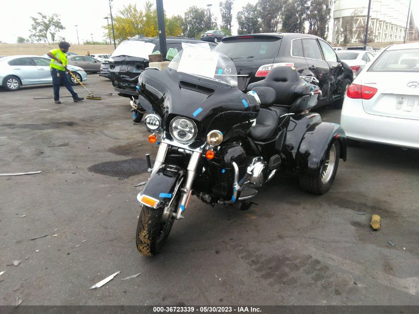 2017 HARLEY-DAVIDSON FLHTCUTG TRI GLIDE ULTRA 1HD1MAD3XHB853667