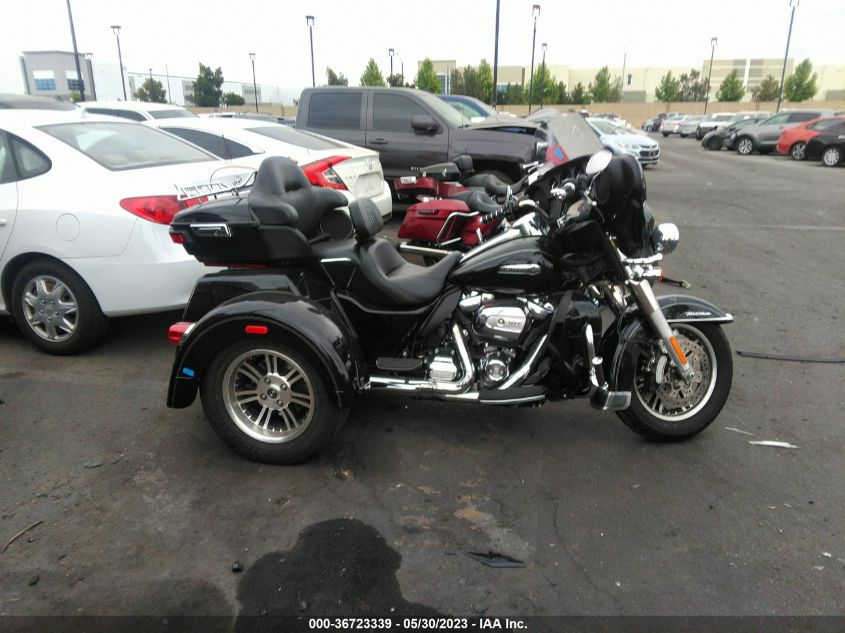2017 HARLEY-DAVIDSON FLHTCUTG TRI GLIDE ULTRA 1HD1MAD3XHB853667