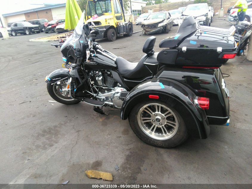 2017 HARLEY-DAVIDSON FLHTCUTG TRI GLIDE ULTRA 1HD1MAD3XHB853667