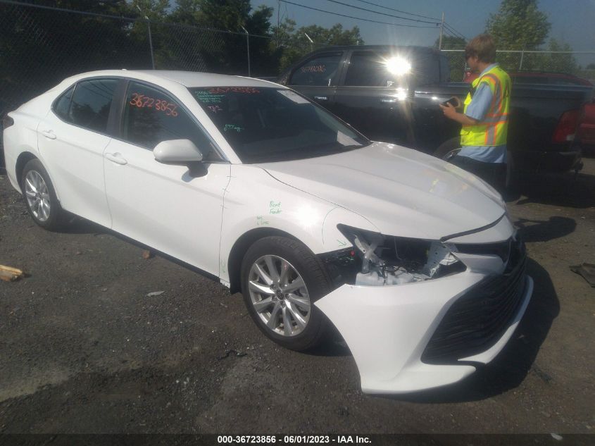 2020 TOYOTA CAMRY LE - 4T1C11AK1LU369586