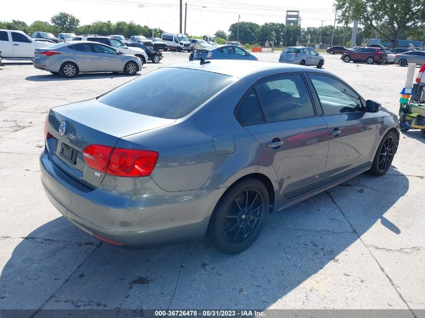 2014 VOLKSWAGEN JETTA SEDAN SE - 3VWD17AJ6EM403495