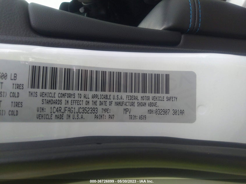VIN 1C4RJFAG1JC352393 2018 JEEP GRAND CHEROKEE UPLAND