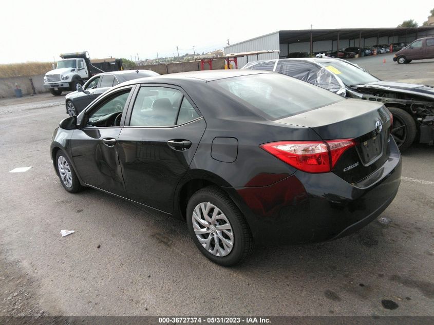 2018 TOYOTA COROLLA LE - 5YFBURHE2JP790815