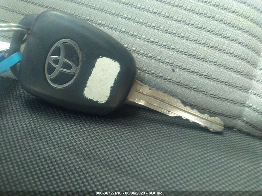 2013 TOYOTA RAV4 LE - JTMBFREV6D5008614