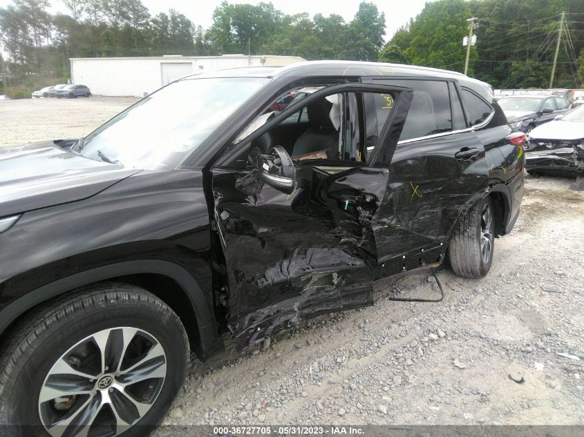2022 TOYOTA HIGHLANDER XLE - 5TDGZRAH3NS093324