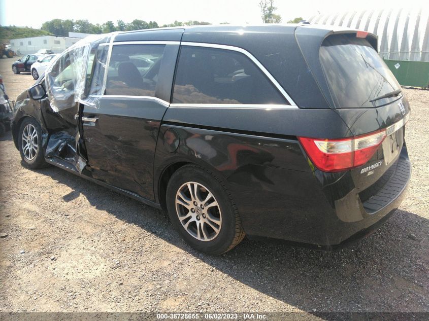 VIN 5FNRL5H66DB069450 2013 HONDA ODYSSEY no.3