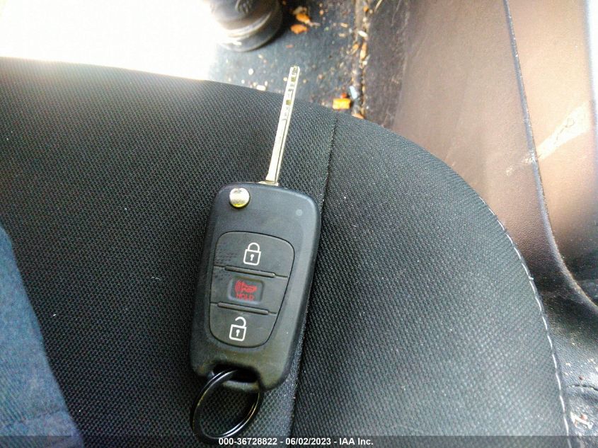 2013 KIA SOUL + - KNDJT2A64D7621300