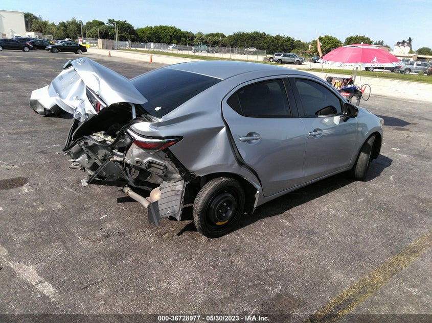 VIN 3MYDLBYV2HY154085 2017 TOYOTA YARIS IA