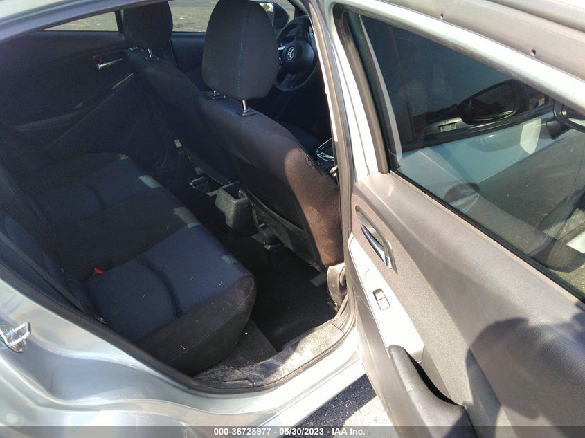 VIN 3MYDLBYV2HY154085 2017 TOYOTA YARIS IA
