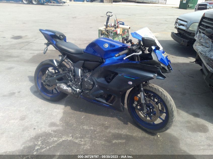 VIN JYARM38E5NA002286 2022 YAMAHA YZFR7