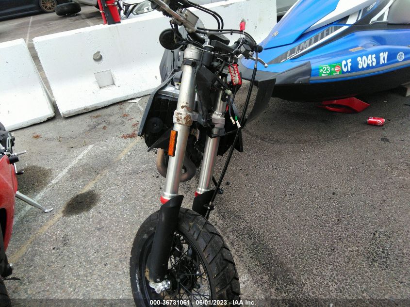 2021 KTM 500 EXC-F SIX DAYS - VBKEXK400MM431166