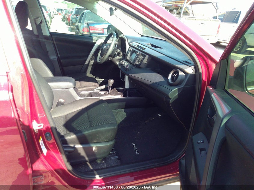 VIN 2T3ZFREV3JW512122 2018 TOYOTA RAV4 LE