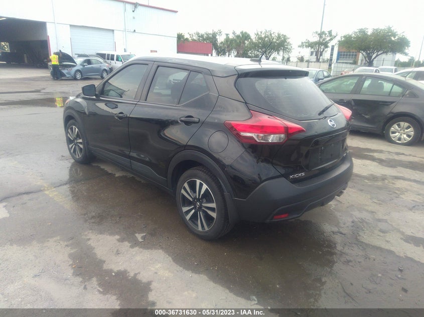 VIN 3N1CP5CU2JL523239 2018 NISSAN KICKS SV