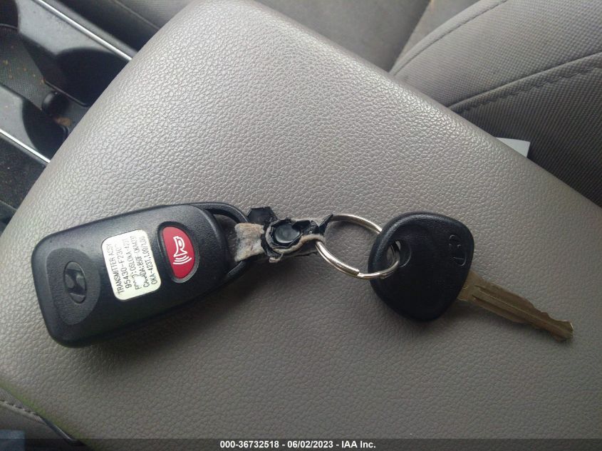 2017 HYUNDAI ELANTRA SE - 5NPD84LF4HH136308
