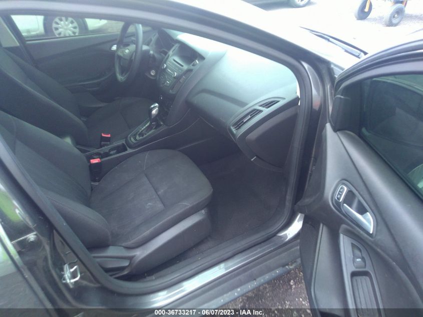 2015 FORD FOCUS SE - 1FADP3K28FL301433
