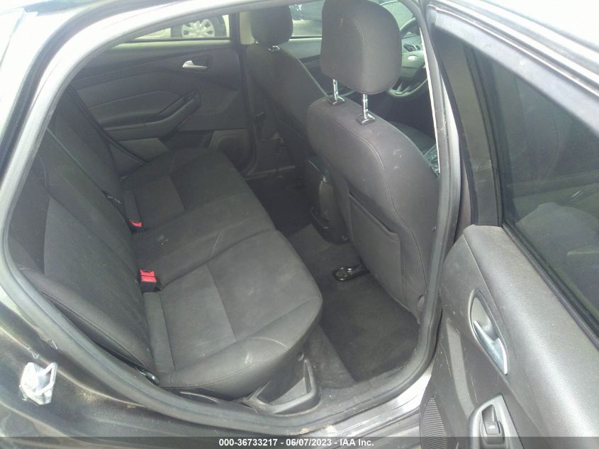 2015 FORD FOCUS SE - 1FADP3K28FL301433