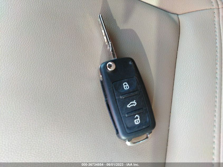 2013 VOLKSWAGEN BEETLE CONVERTIBLE 2.0L TDI 3VW5L7AT2DM817744