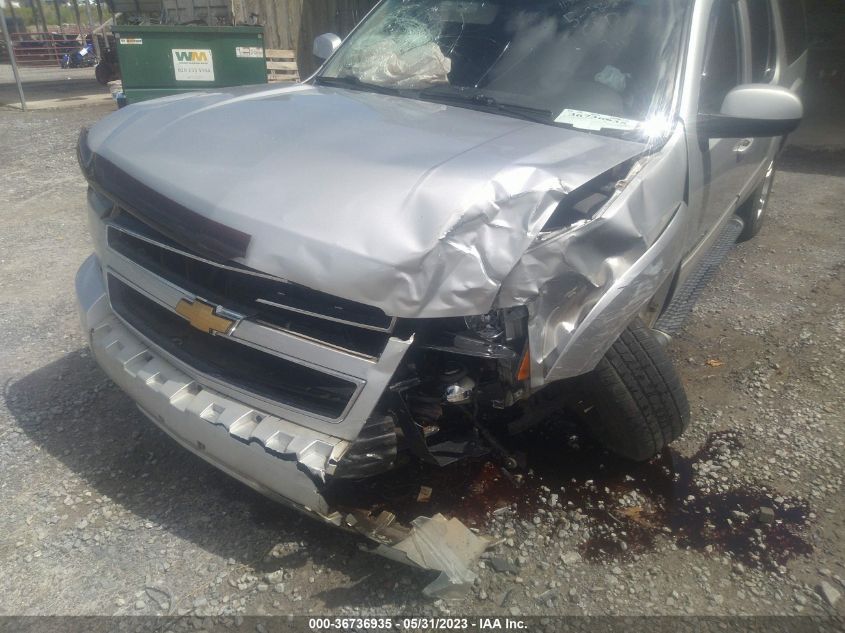 2013 CHEVROLET SUBURBAN LT - 1GNSKJE72DR273934