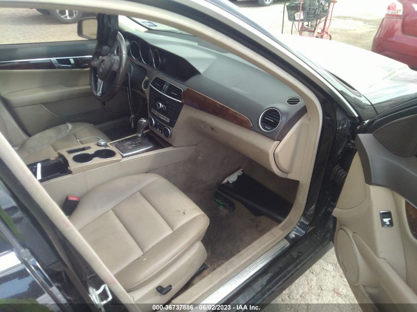 2014 MERCEDES-BENZ C-CLASS C 250 - WDDGF4HB1EA957223