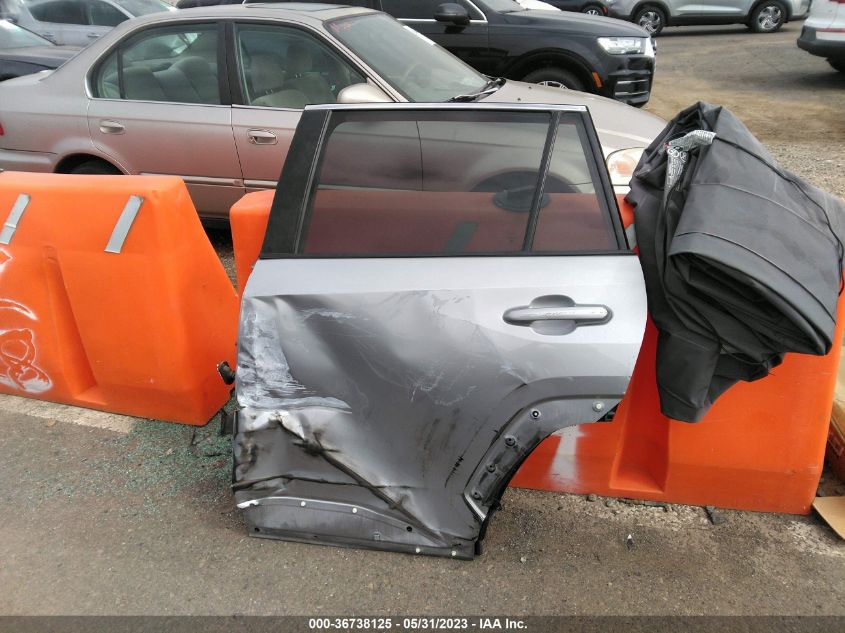 2020 TOYOTA RAV4 XLE - 2T3W1RFV7LC046229