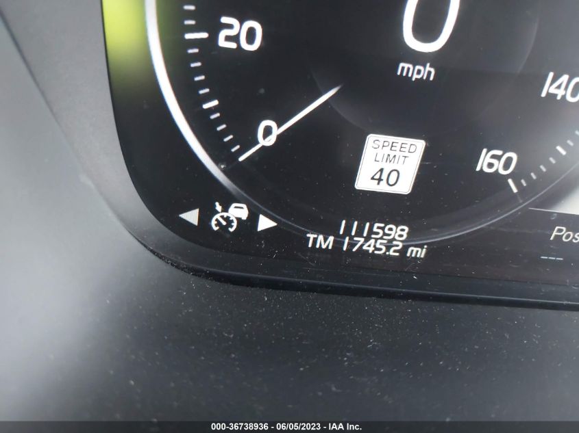 2016 VOLVO XC90 T6 R-DESIGN - YV4A22PM4G1037900