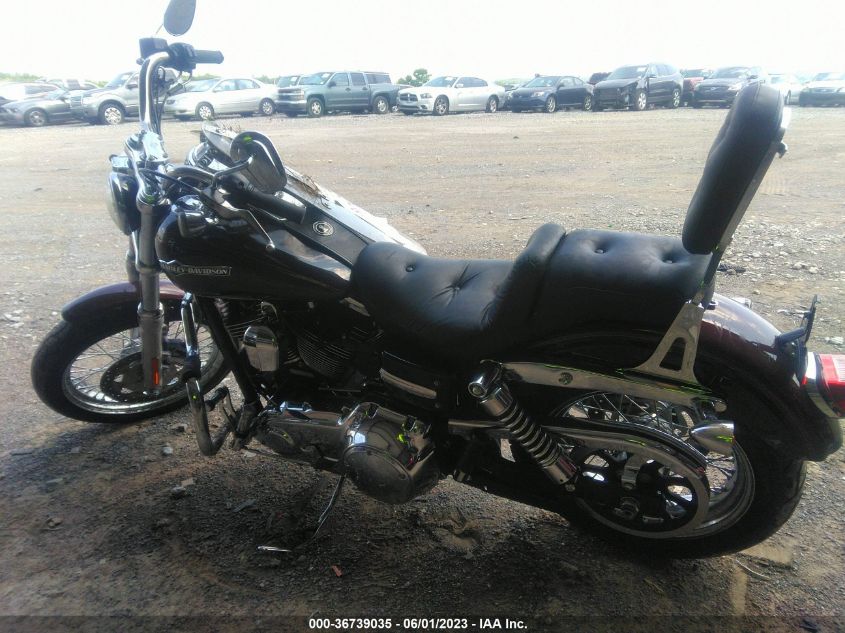 2011 HARLEY-DAVIDSON FXDC - 1HD1GV411BC322890