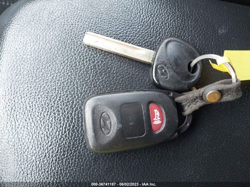 2013 HYUNDAI ELANTRA GT - KMHD35LE8DU035117