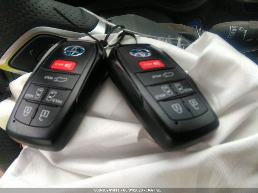 2022 TOYOTA SIENNA XSE - 5TDDRKEC0NS113120