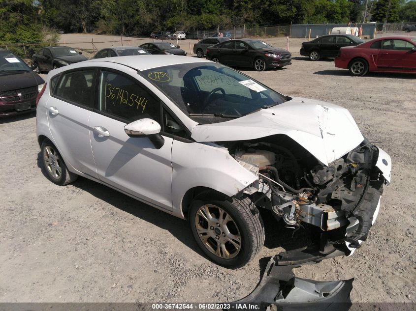 2015 FORD FIESTA SE - 3FADP4EJ8FM118539