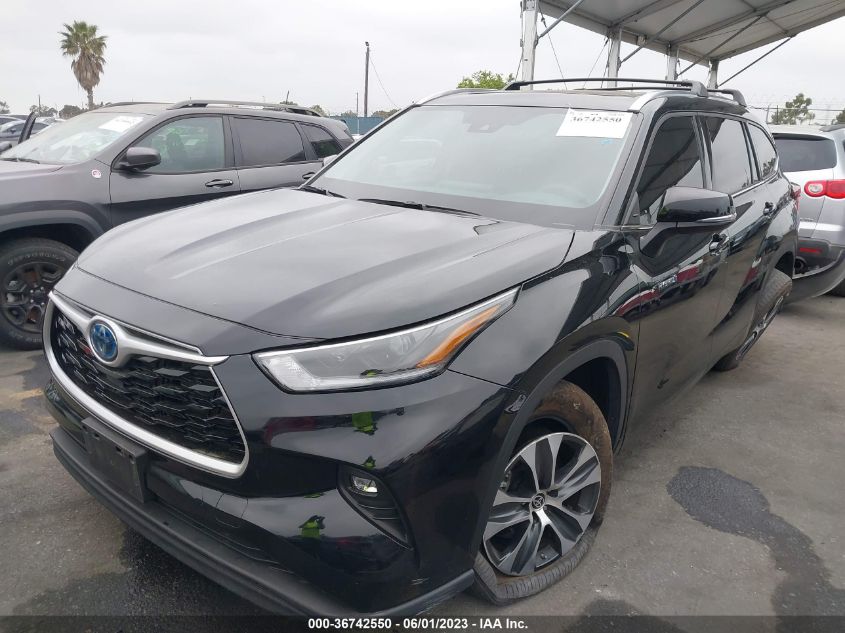 2021 TOYOTA HIGHLANDER HYBRID XLE - 5TDGARAH0MS012382