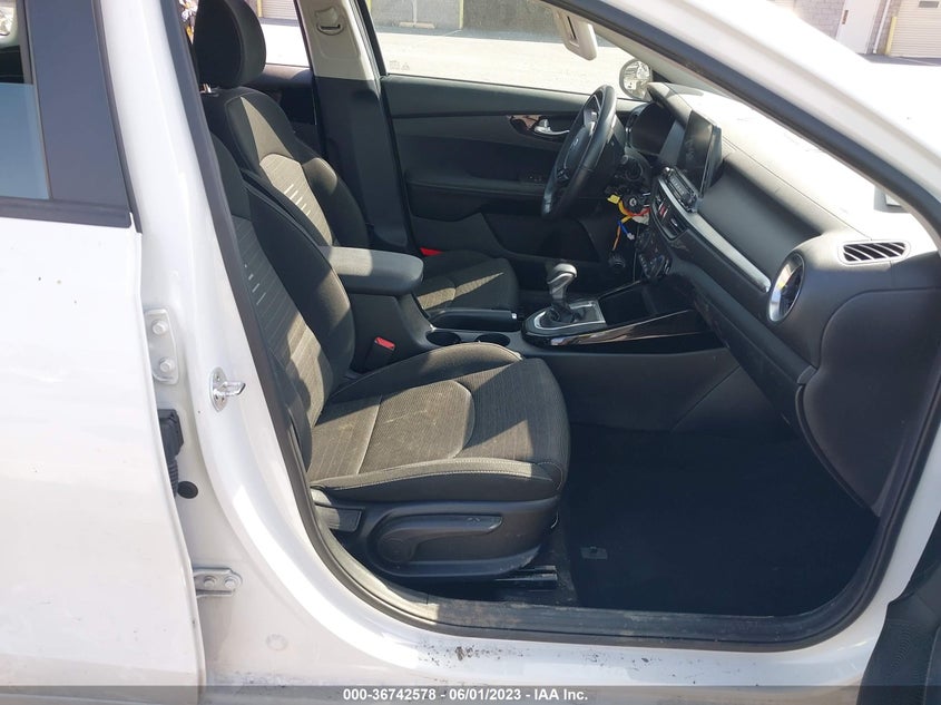 VIN 3KPF34AD4KE071903 2019 KIA FORTE S