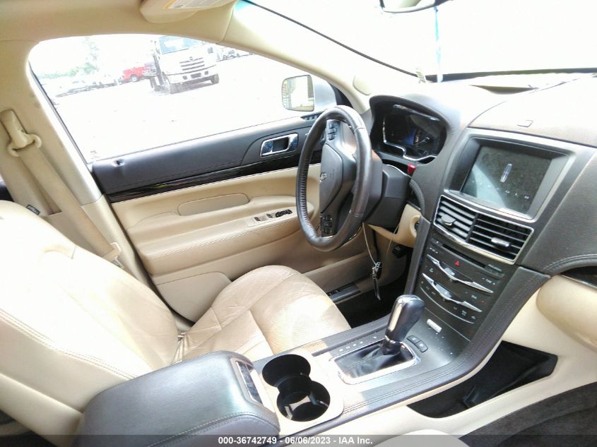 2019 LINCOLN MKT RESERVE/STANDARD - 2LMHJ5AT8KBL00327