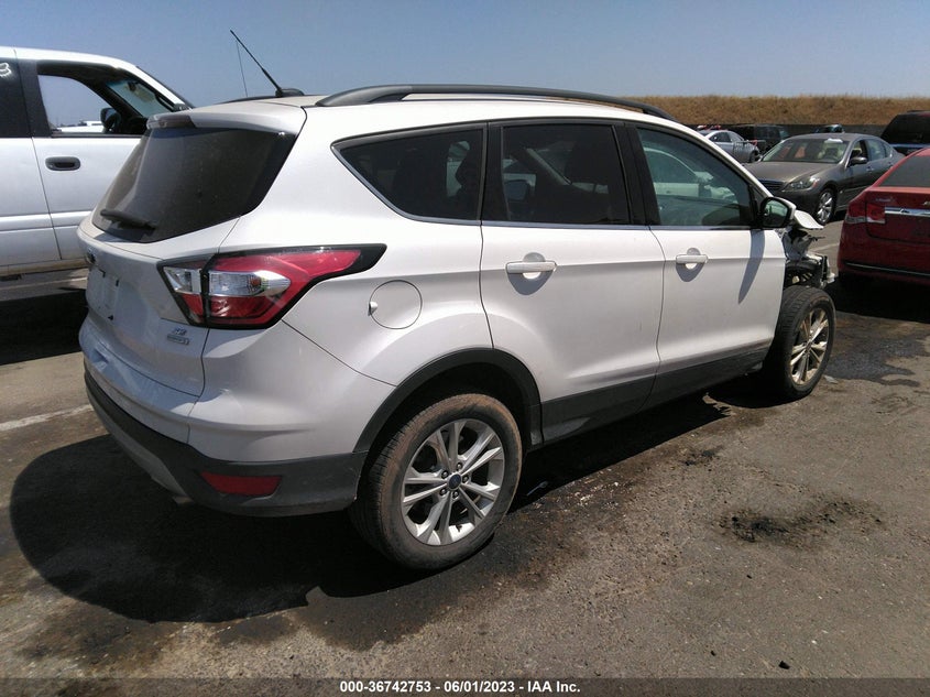 VIN 1FMCU0GD2HUB30002 2017 FORD ESCAPE SE