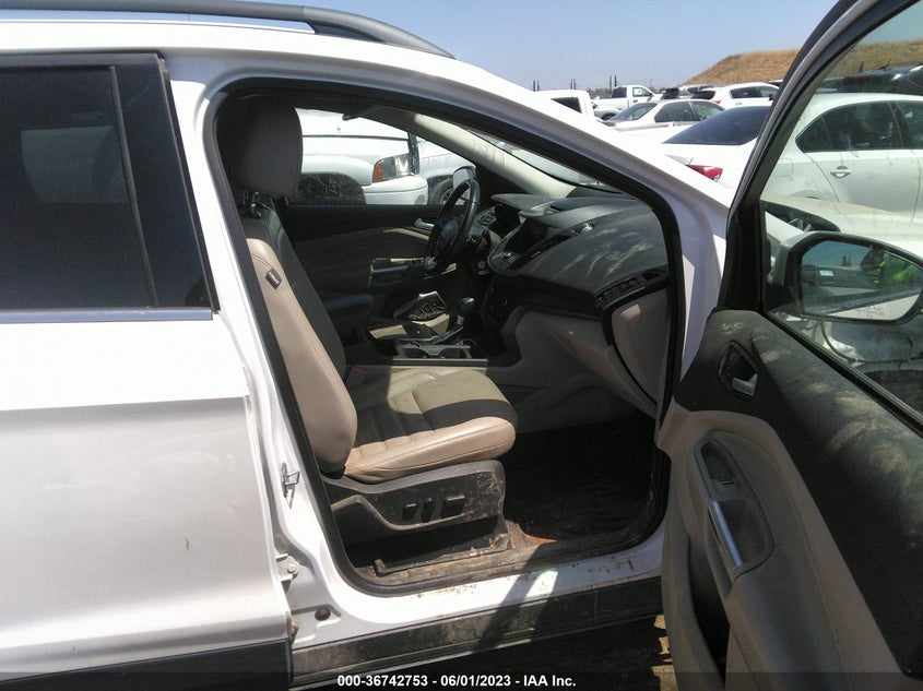 VIN 1FMCU0GD2HUB30002 2017 FORD ESCAPE SE