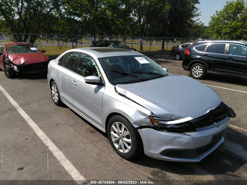 2014 VOLKSWAGEN JETTA SEDAN SE - 3VWD17AJ8EM377451