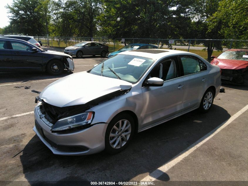 2014 VOLKSWAGEN JETTA SEDAN SE - 3VWD17AJ8EM377451