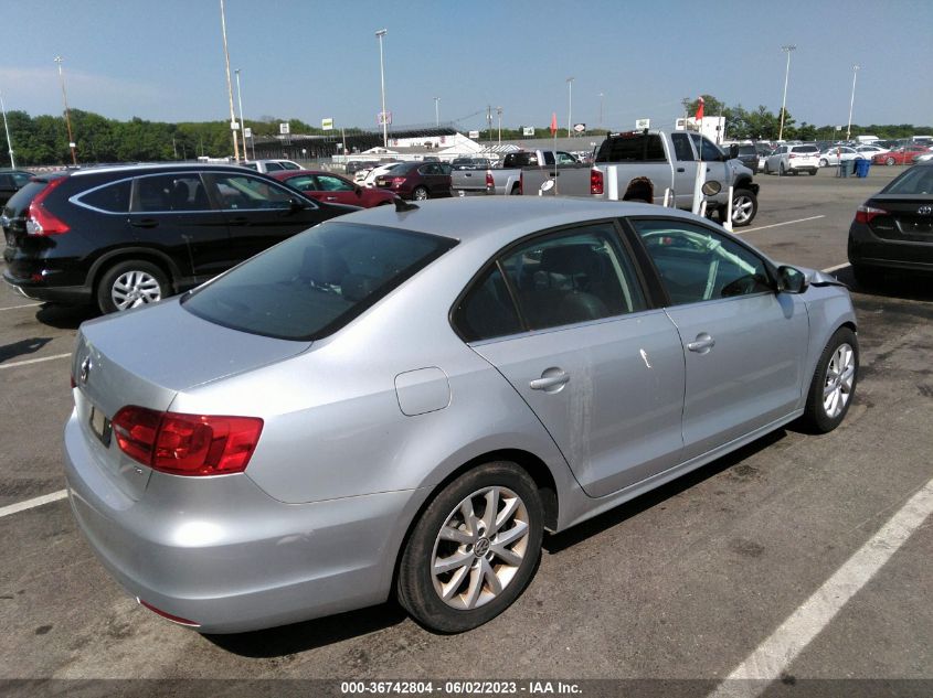 2014 VOLKSWAGEN JETTA SEDAN SE - 3VWD17AJ8EM377451